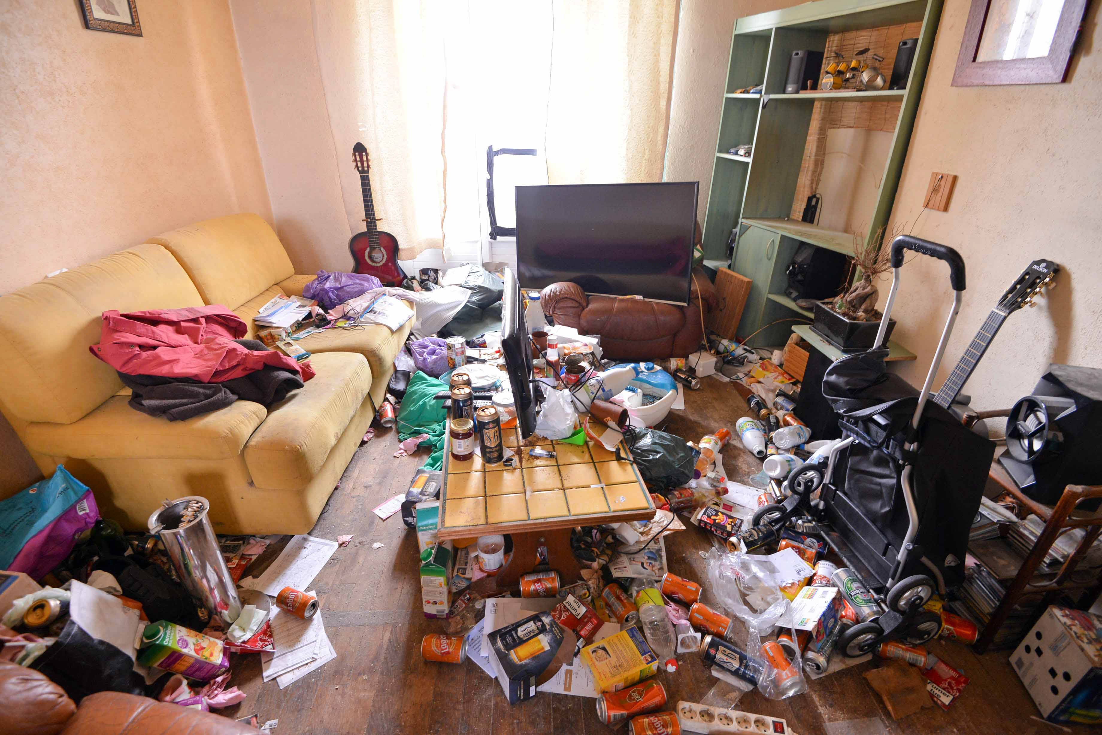 Logement encombré avant estimation d'un nettoyage Diogène